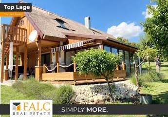 Romantisches Reetdachhaus in bester Lage oberhalb des Balaton