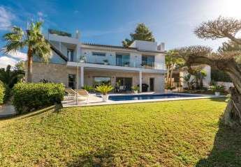 Sonnige Villa mit Meerblick und Pool in Nova Santa Ponsa