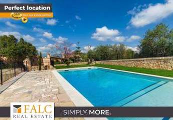 Kernsaniertes Haus im Zentrum von Sineu mit Pool