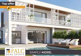 Neue Doppelhaushälfte mit Pool, Garten & Design