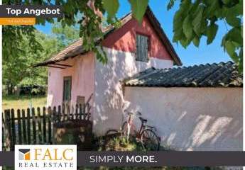 Gut erhaltenes Bauernhaus im Orginalzustand und viel Grund