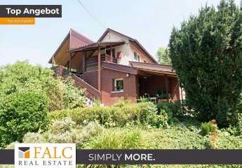 Haus mit Teich quasi in Alleinlage und doch zentral!