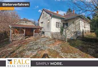 Sanierungsbedürftiges Landhaus mit solidem Charakter möchte aus dem Dornröschenschlaf erweckt werden, Preis VHB