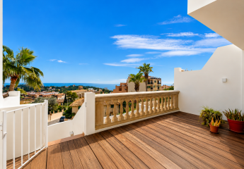 Reihenhaus mit Meerblick und Dachterrasse in Génova