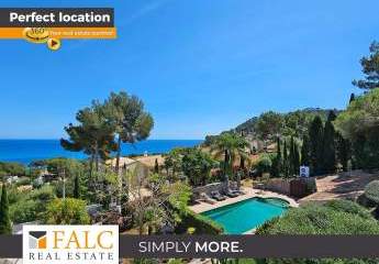Villa de Luxe mit Pool & Meerblick