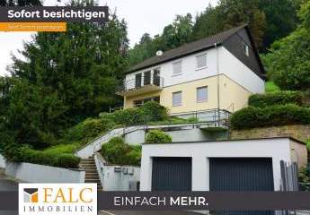 Freistehendes Zweifamilienhaus mit Doppelgarage