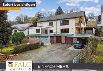 Großes Zweifamilienhaus auf großem Grundstück mit Entwicklungspotenzial