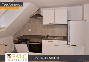 Einfach Mehr: Erstbezug nach Modernisierung. 3,5-Zimmer-Dachgeschoss-Wohnung, EBK, Garage u. a.