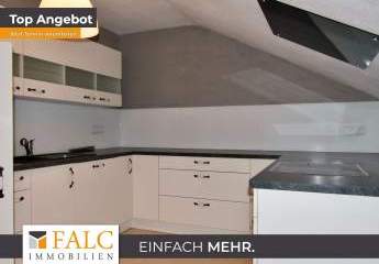Einfach Mehr: 3-Zimmer-Dachgeschoss-Wohnung, EBK, Garage, Dachspeicher u. a.