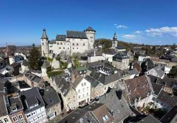 Geschichte zum anfassen - Historisches Wohnen am Fuße der Burg
