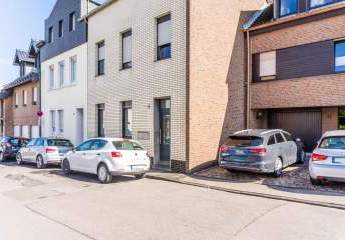 Zweifamilienhaus in zentraler Lage von Eschweiler – Ideal für mehrere Generationen