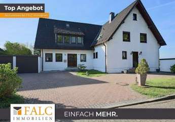 Zweifamilienhaus auf Traumgründstück!