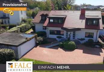 Großzügiges Zweifamilienhaus mit Einliegerhaus, 1.571 m² Grundstück