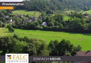 Zwei zusammenhängende Grundstücke mit außergewöhnlichem Fernblick – ideal für Familien oder Freunde