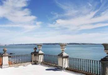 Schloss am Meer19.Jahrhundert wurde 1860 unter der Leitung des Architekten Cinatti de Siena erbaut.