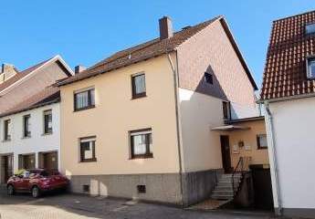 Gepflegtes Zweifamilienhaus in ruhiger Nebenstraße von Püttlingen
