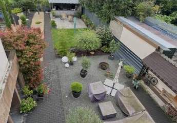 Schönes Ein oder Zweifamilienhaus mit Potenzial dazu einer Garage mit Gartendurchfahrt