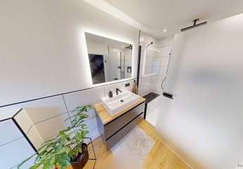 Kleines teilsaniertes Einfamilienhaus in Wohnungsgröße mit kleinem Garten für Handwerker