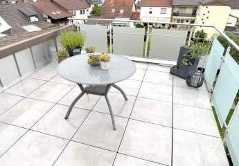 Schönes Ein oder Zweifamilienhaus mit Potenzial dazu einer Garage mit Gartendurchfahrt