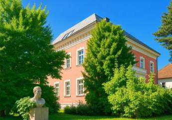 Exklusive Luxusvilla in Berlin-Charlottenburg – Stilvolles Wohnen mit steuerlichen Vorteilen für kluge Investoren
