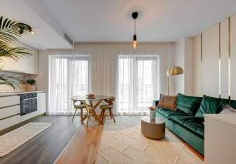 **zwei-Zimmer-Wohnung mit Einbauküche und Balkon**