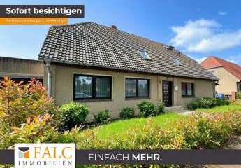 ***Großzügiges Einfamilienhaus mit Einliegerwohnungen, Scheune und großem Garten***