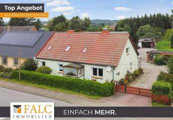 „Viel Platz zum Leben und Träumen – großzügiges Reihenendhaus mit Stallungen und Weitblick“