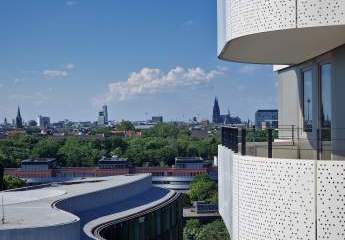 Exklusive Luxuswohnung mit Blick auf den Kölner Dom und Skyline. Berühren Sie den Himmel !