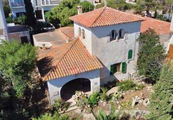 Doppelhaushälfte mit großem Garten in Cala Figuera - Sanierungsobjekt mit Charme und Potenzial