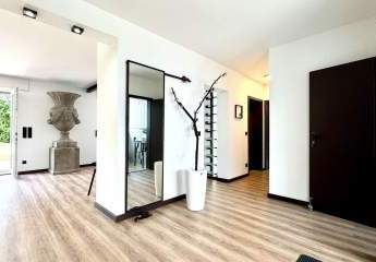 Kernsaniertes Traumhaus mit Einliegerwohnung, Sauna, Balkon, Garten, extravagante Bäder.