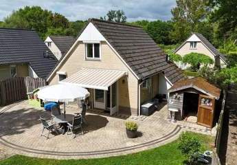 Niederlande: Voll renoviertes Ferienhaus am See