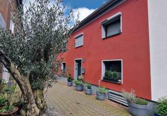 Modernisiertes Reihenmittelhaus mit 71 m² Wohnfläche im idyllischen Ortskern von Orsoy!