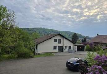 Großzügiges Mehrfamilienhaus mit Ausbaupotenzial, Sauna, Wintergarten und großem Garten