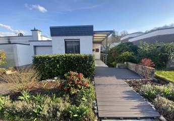 Traumhaftes Wohnen am Waldrand mit Garten-Oase und Gartenhaus!