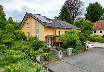 Stilvoll modernisiertes Zweifamilienhaus mit großem Südgarten in ruhiger Bestlage von Neusäß