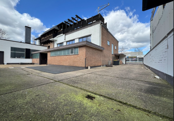 Gewerbeimmobilie mit Ausbaureserven, Penthouse & Top-Anbindung