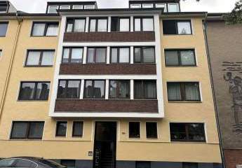 Sanierte 3 Zimmer Wohnung mit Balkon in ruhigem Mehrfamilienhaus