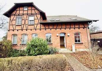 Großzügiges Einfamilienhaus mit Klinker-Fachwerk-Fassade und schönem Innenhof