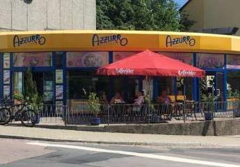Erfrischender Eis-Cafe´  auf großer Terrasse. Genieße die günstige Lage in vollen Zügen!