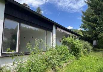 Charmantes Einfamilienhaus mit Einliegerwohnung auf großem Grundstück!