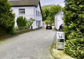 IST-Rendite 8%: Reitplatz, Pferdeboxen, Gästezimmer, 340m² Wfl., gehobene Ausstattung, 5800m² Grd