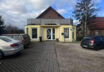 Moderne Erdgeschosswohnung mit Einbauküche