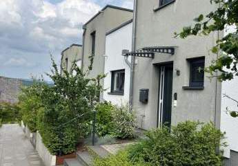 Modernes Reihenhaus mit schönem Garten in familienfreundlicher Lage