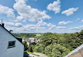 Traumhafte Maisonettewohnung mit Panoramablick, modernem Bad und Einbauküche!
