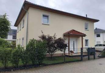 Einfamilienhaus mit Einliegerwohnung im Villenpark Groß Glienicke im Norden Potsdams