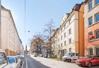 Stilvoll sanierte 3,5-Zimmer Wohnung am Marienplatz – Altbauflair mit Loggia & moderner Ausstattung
