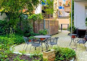 Highlight: Wohnen, wie Sie es sich wünschen - 4,5-Zi.-Wohnung mit Kamin, Balkon & Stil in Top-Lage