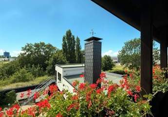 Wohn-und Geschäftshaus mit Ausbaureserven, Penthouse & Top-Anbindung