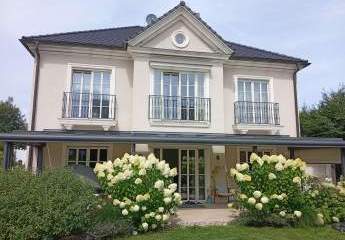 Der Traum von einer Villa im Nobelort Langebrück, Edel, Charmant, Luxuriös