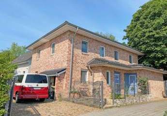 Moderne Eleganz & Komfort: Großzügiges Einfamilienhaus mit hoher Energieeffizienz